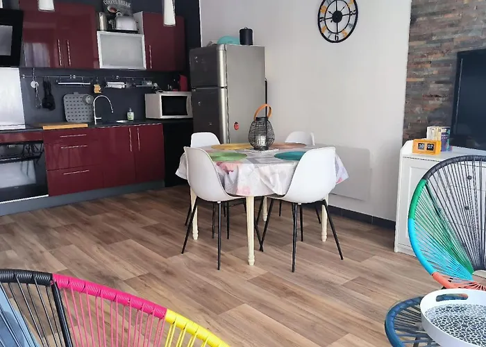 St Cyprien Lumineux Proche Апартаменты Сен-Сиприен